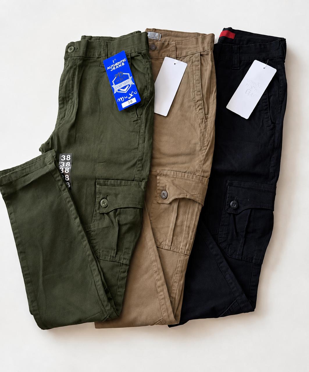 Pantalón cargo para caballero en tres tonos