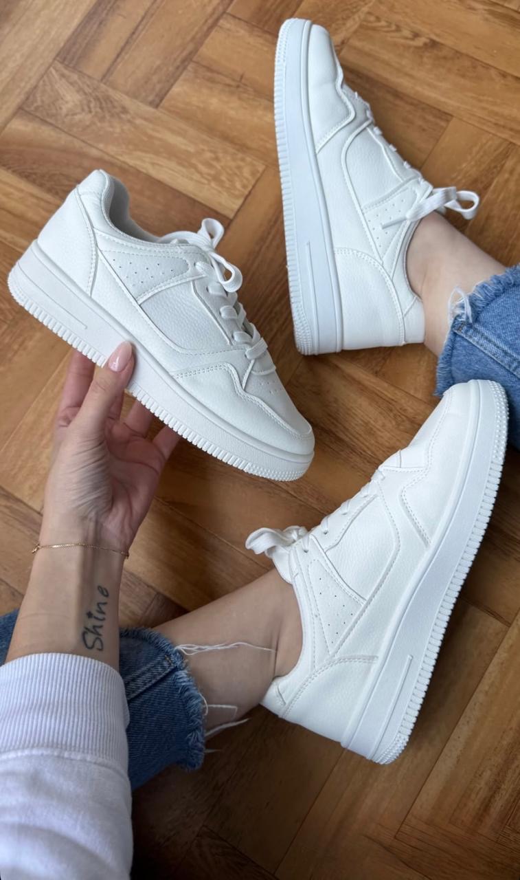 Zapatillas básicas blancas