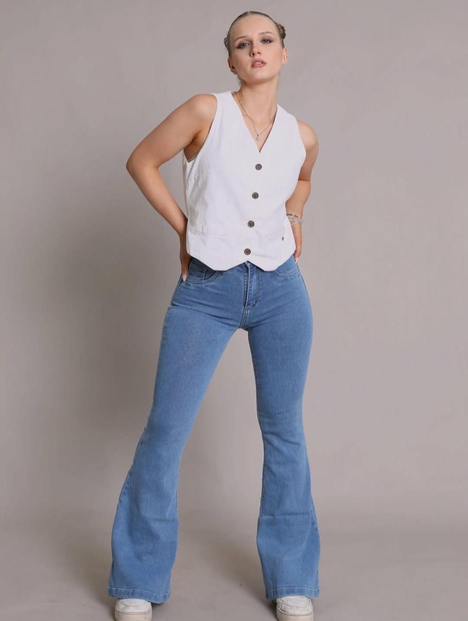 Modelo en Oxford, cintura alta y elastizado