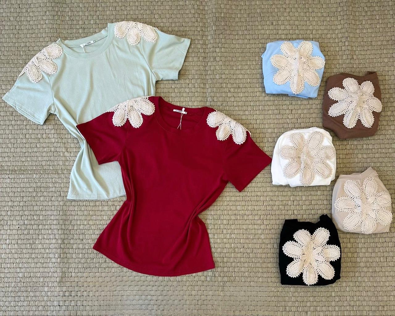 Remeritas con detalle de flor en el hombro