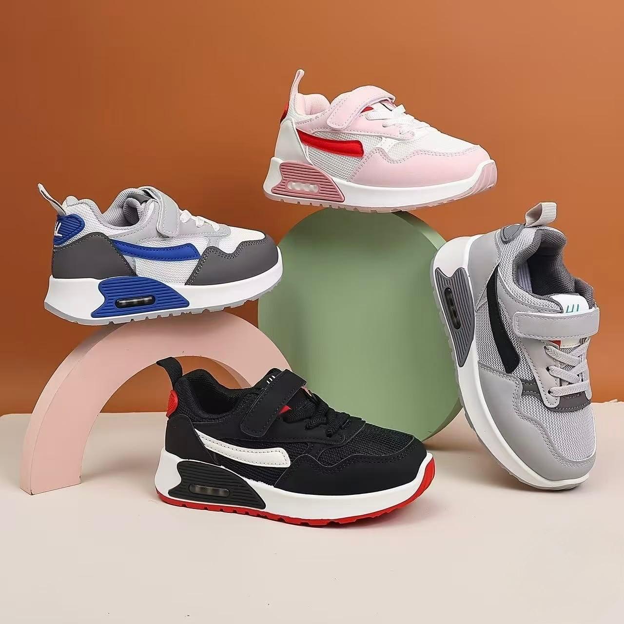 Zapatillas infantiles HL con velcro y ventana en el talón